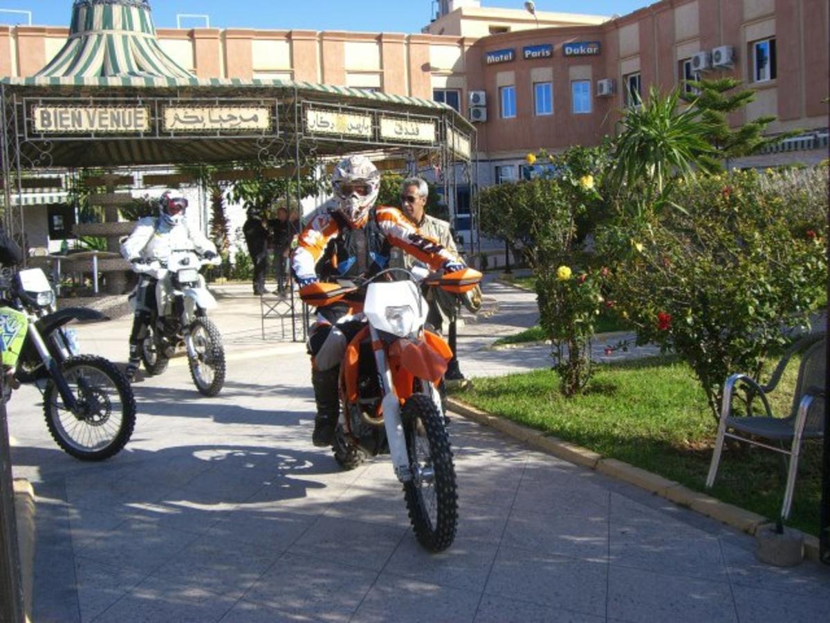 Motel Paris Dakar Selouane ภายนอก รูปภาพ
