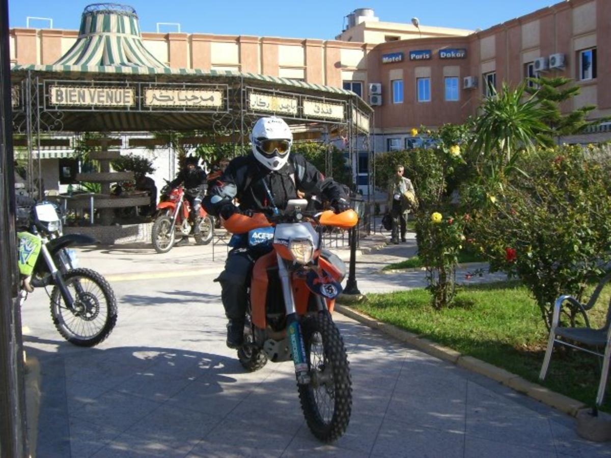 Motel Paris Dakar Selouane ภายนอก รูปภาพ