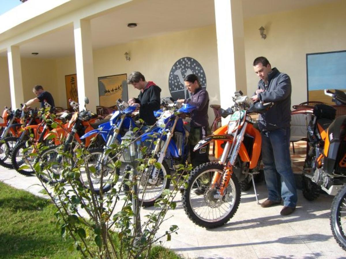 Motel Paris Dakar Selouane ภายนอก รูปภาพ