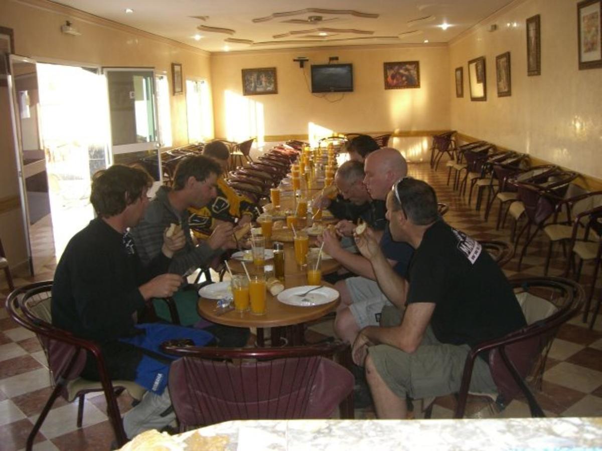 Motel Paris Dakar Selouane ภายนอก รูปภาพ