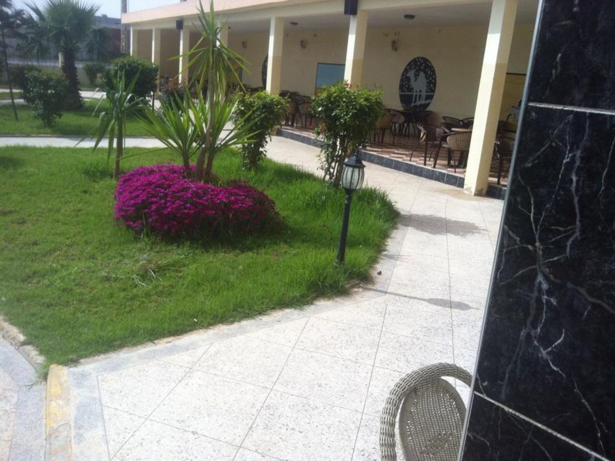 Motel Paris Dakar Selouane ภายนอก รูปภาพ