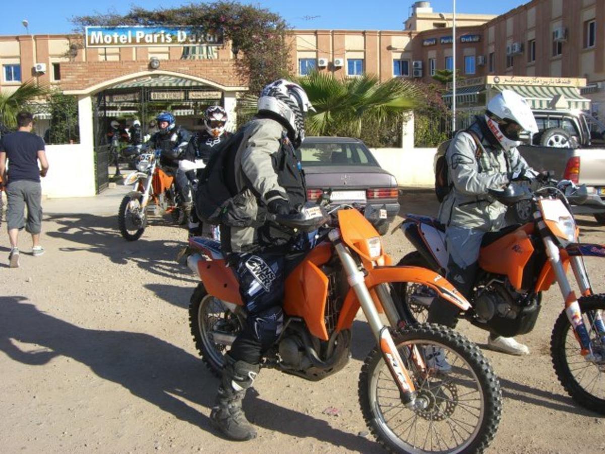 Motel Paris Dakar Selouane ภายนอก รูปภาพ